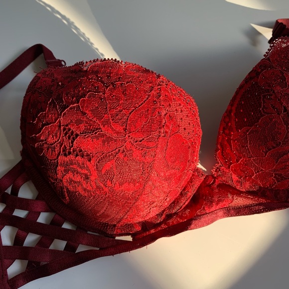 LaSenza 32B red laced Bra